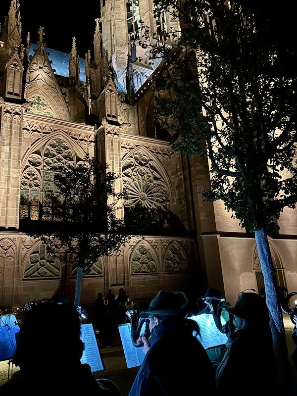 Jagdhornkonzert auf dem Vorplatz der Katharinen Kirche