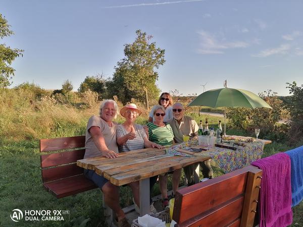 Im Bild (privat) von links: Horst Salomon, Ursula Schnell, Wilma und Klaus Jung sowie Ilka Lerch.